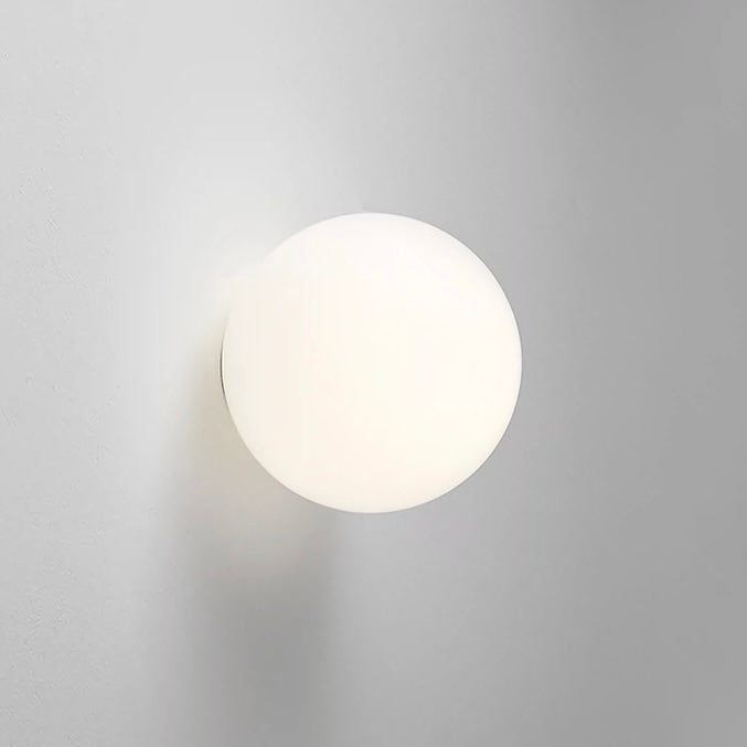 Wandlamp Bol LED met Mat Glazen Kap voor Badkamer en Gang