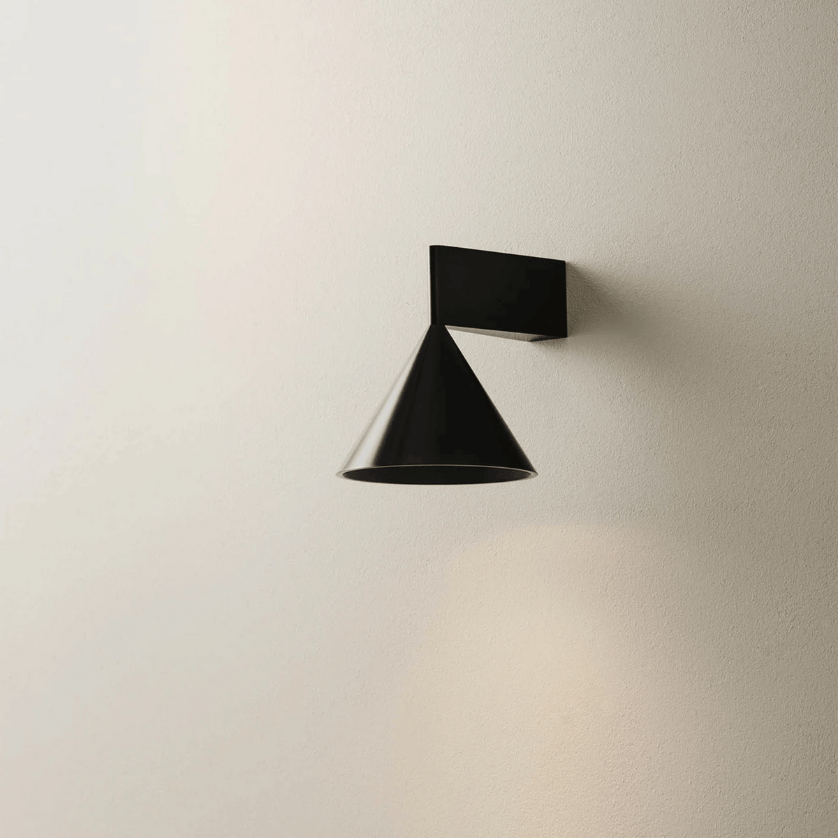 Wandlamp Minimalistisch met Kegelvorm en Up-Down Verlichting