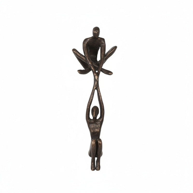 Abstracte Sculptuur van Twee Figuren met Symbolisch Design