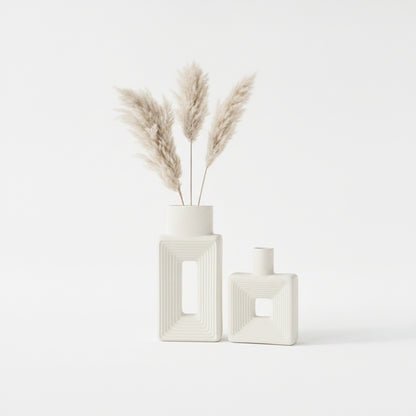 Decoratieve Vaas Minimalistisch met Geometrisch Reliëf en Donut Kern