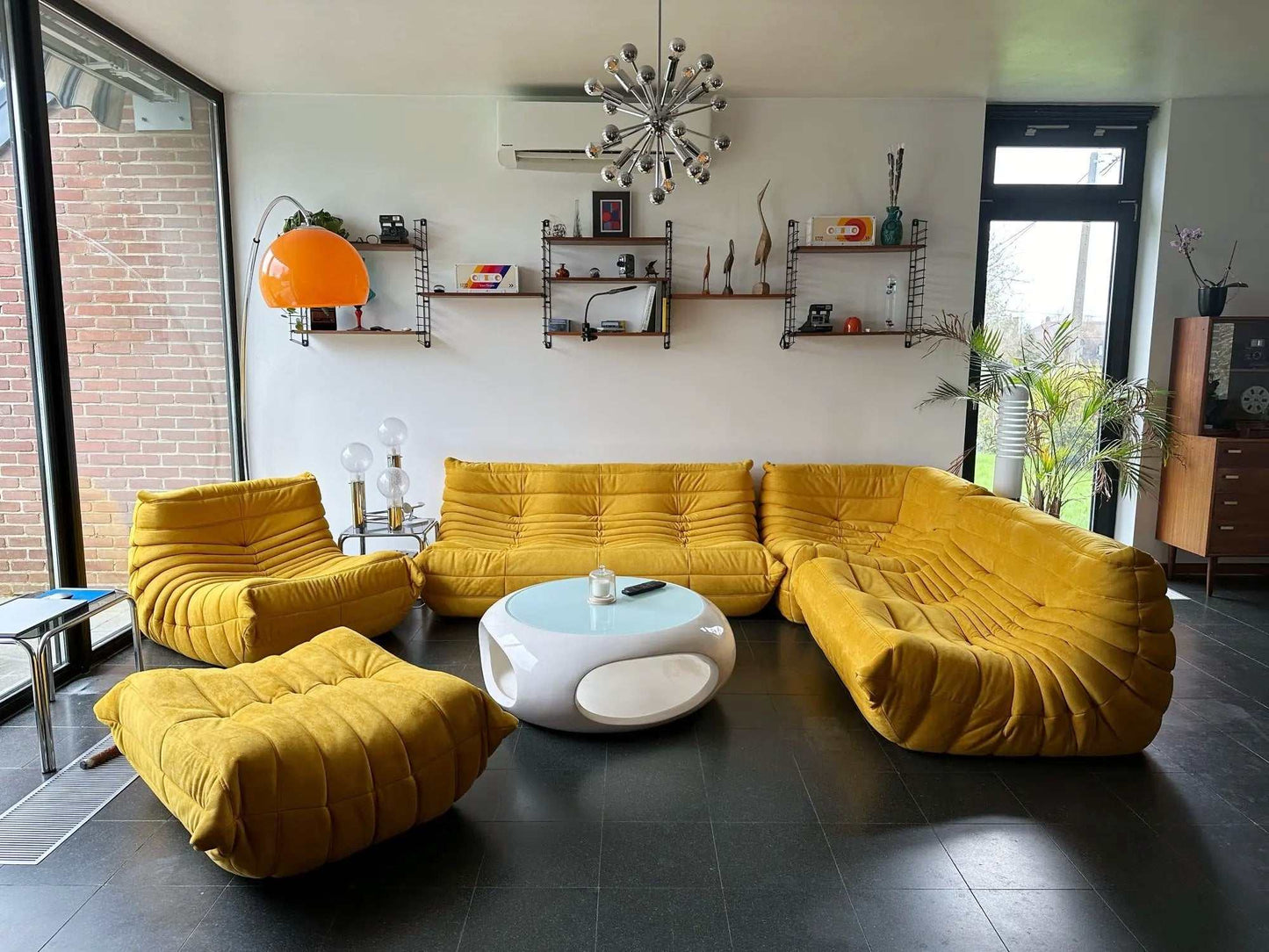 Driezits Lounge Bank Retro met Golvend Gestikt Design