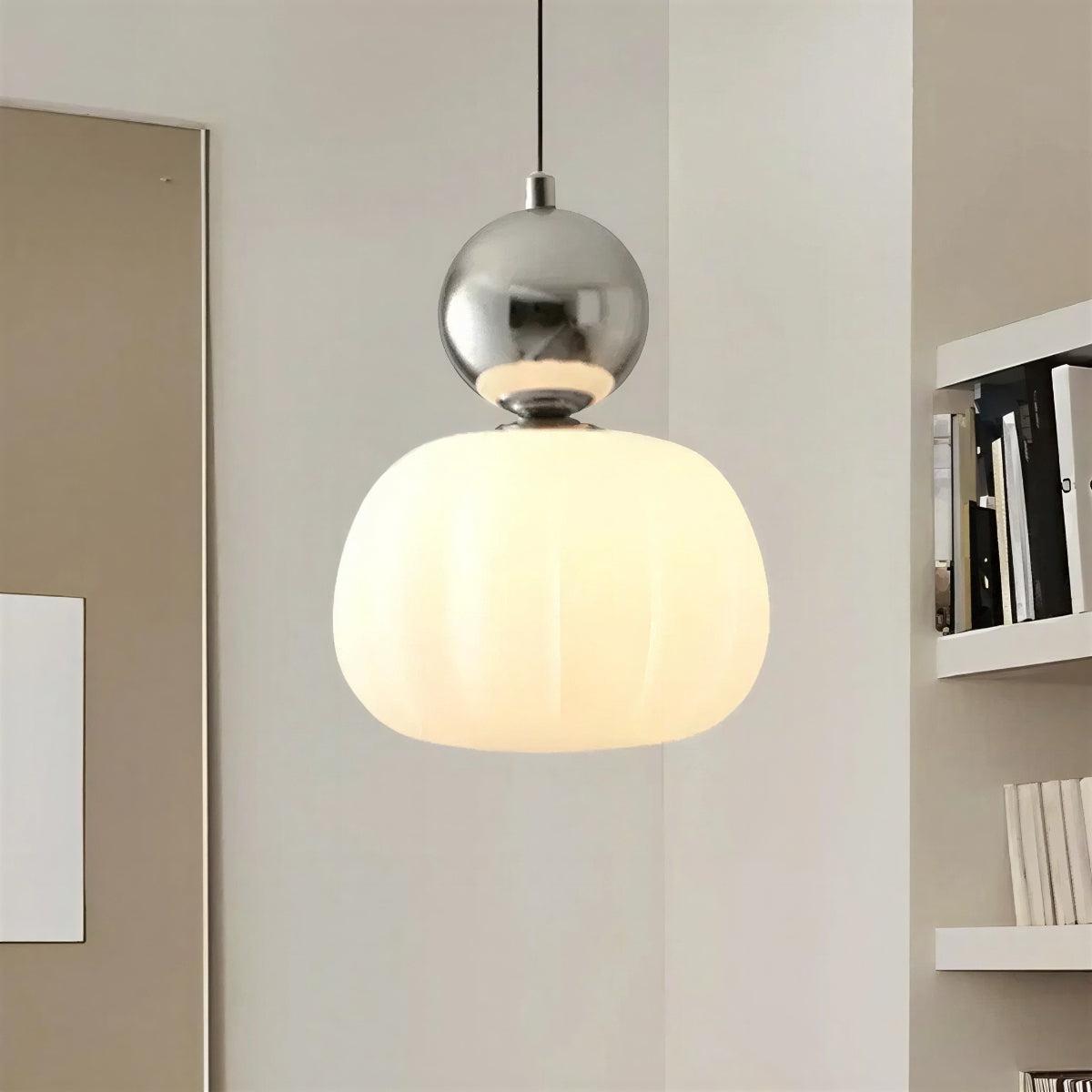 Hanglamp Art Deco met Geribbelde Ronde Kap en Bol Decoratie