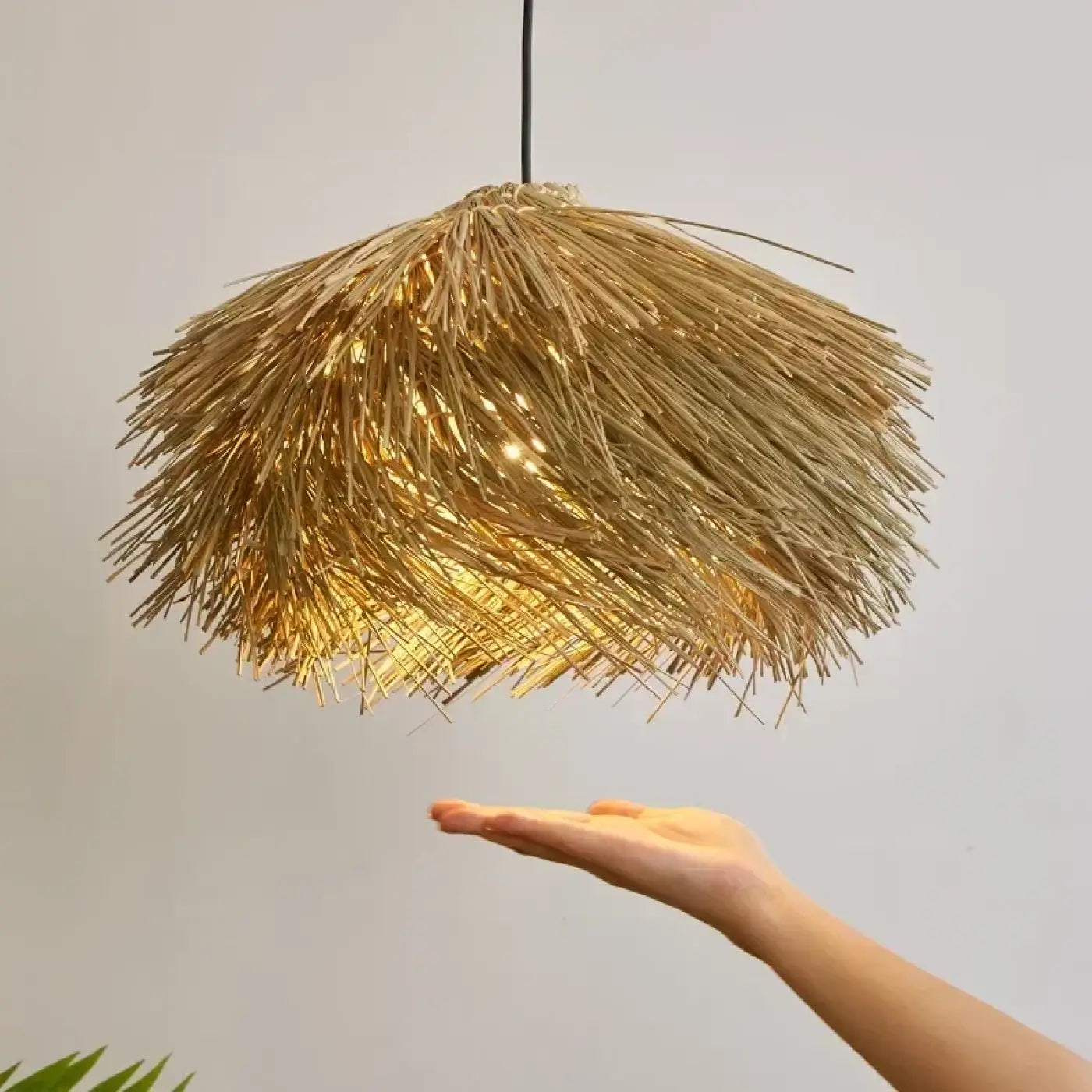 Hanglamp Bohemian met Naturel Stro Kap en Warme Lichtsfeer
