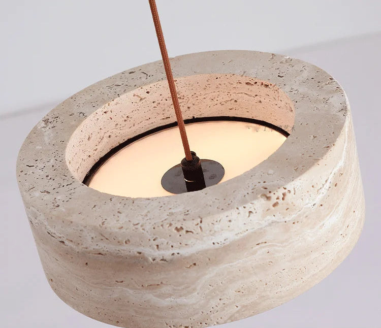Hanglamp Minimalistisch met Ronde Travertine Kap en Verstelbare Hoogte