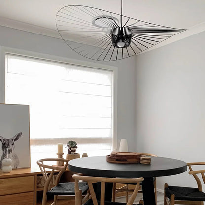 Hanglamp Minimalistisch met Strooien Hoed Design en Draadframe
