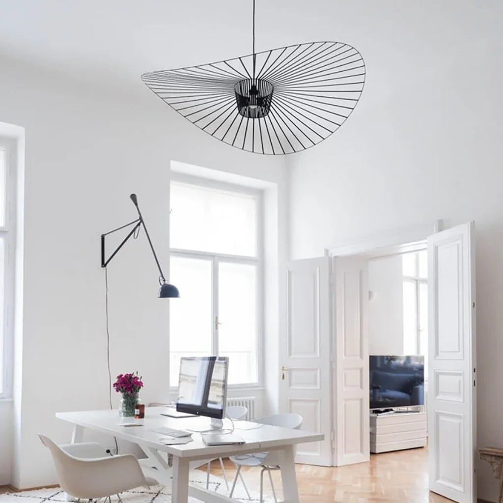 Hanglamp Minimalistisch met Strooien Hoed Design en Draadframe