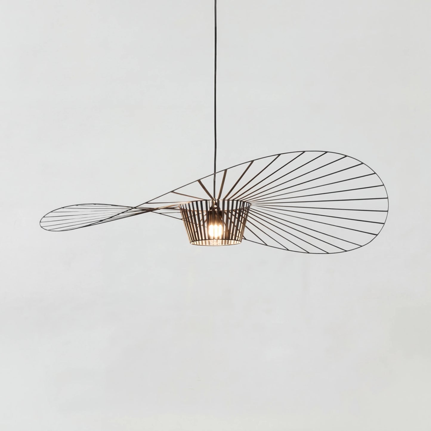 Hanglamp Minimalistisch met Strooien Hoed Design en Draadframe