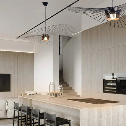 Hanglamp Minimalistisch met Strooien Hoed Design en Draadframe