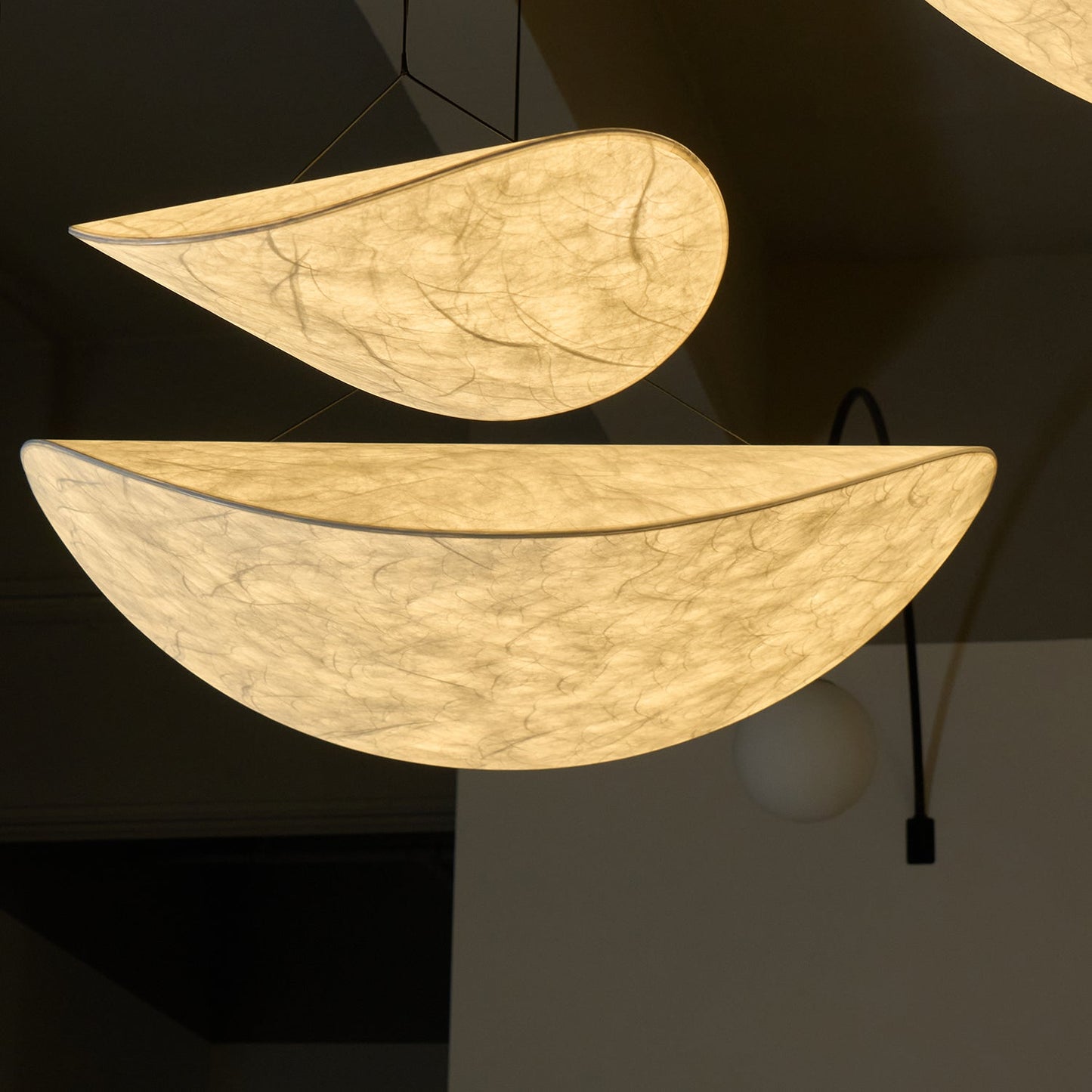 Hanglamp Minimalistisch met Wolkvormige Kap en Geïntegreerde LED