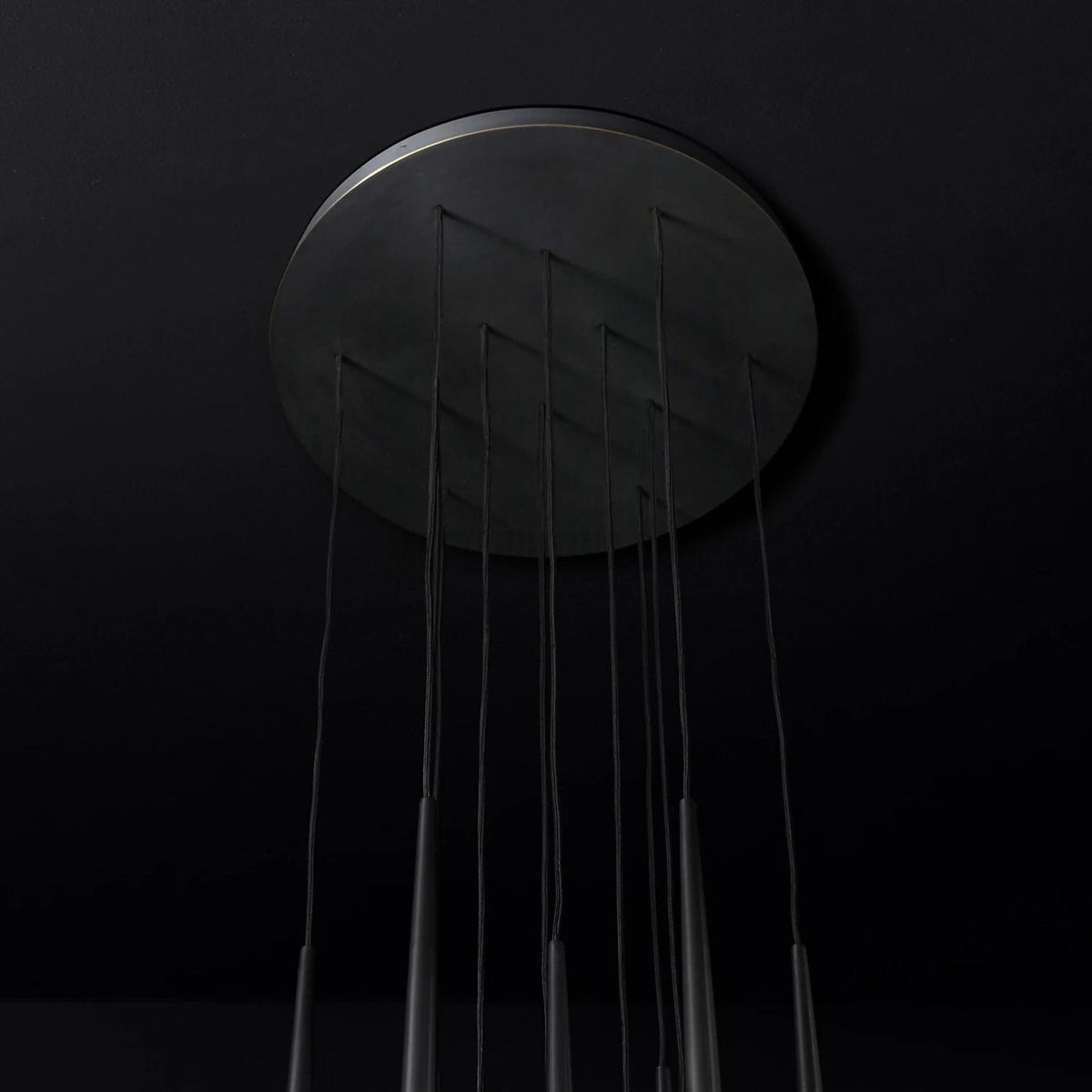 Hanglamp Modern met Cilindrische Buizen en Ronde Plafondrozet voor Hoge Plafonds