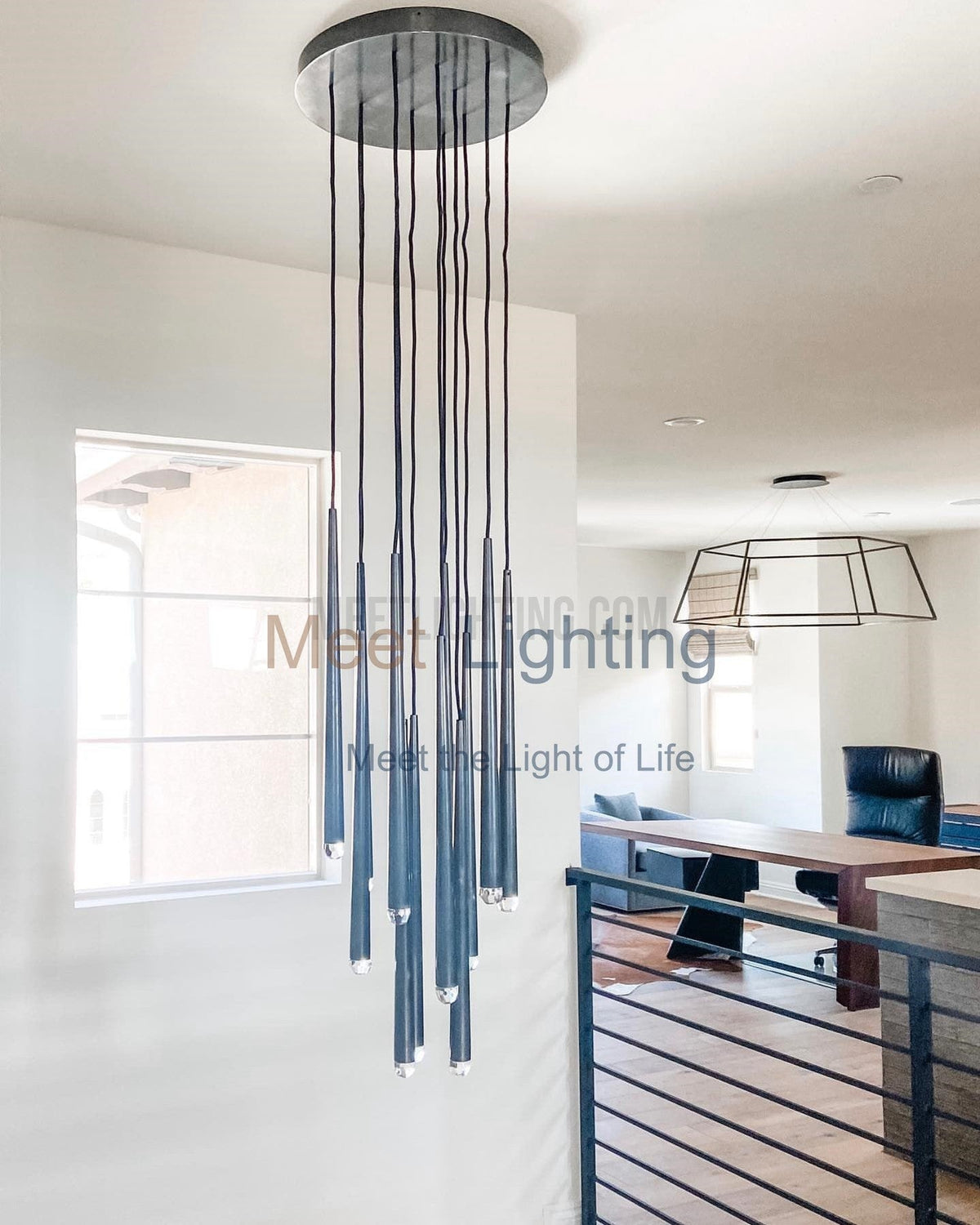 Hanglamp Modern met Cilindrische Buizen en Ronde Plafondrozet voor Hoge Plafonds