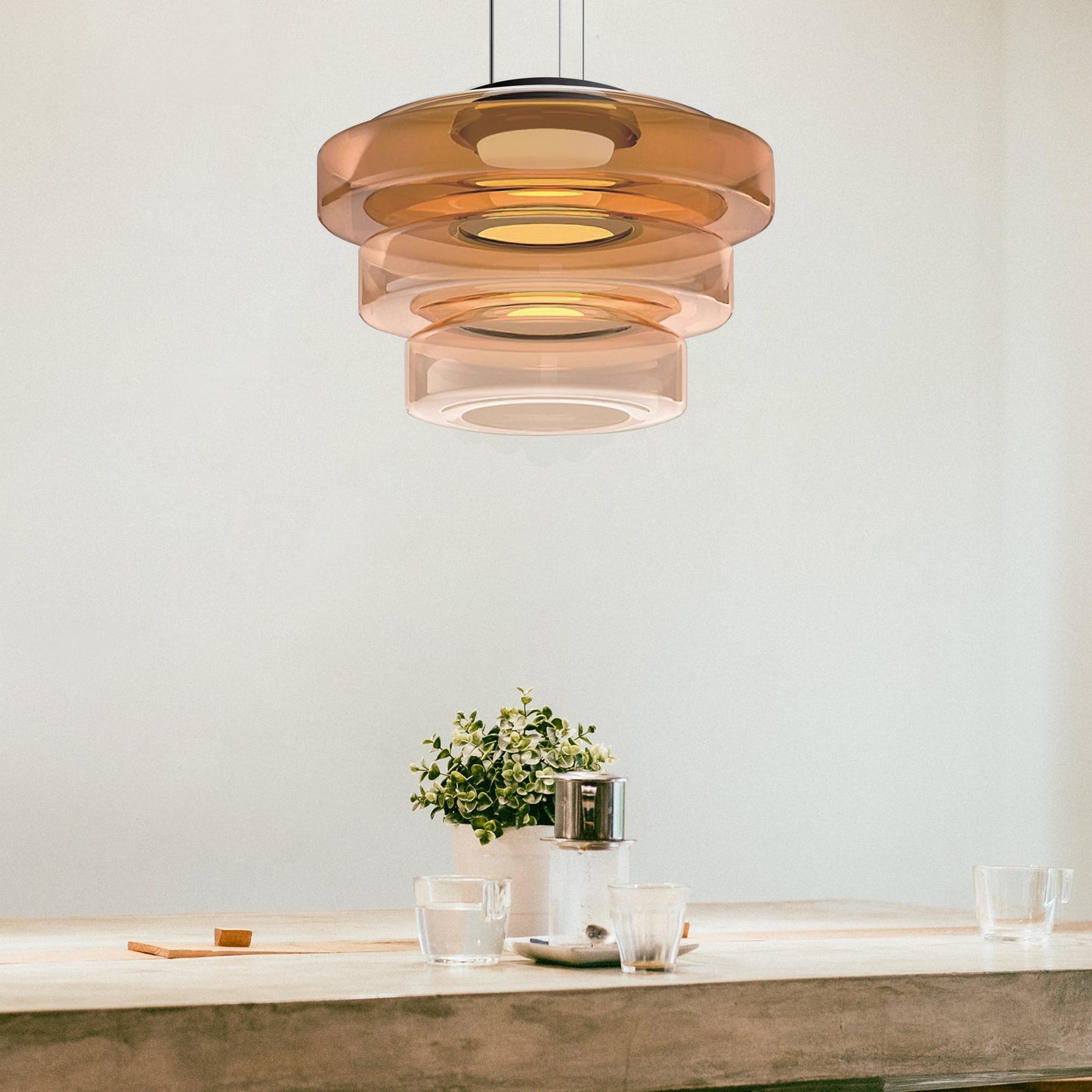 Hanglamp Modern met Gelaagde Glazen Kap en Verstelbare Hoogte