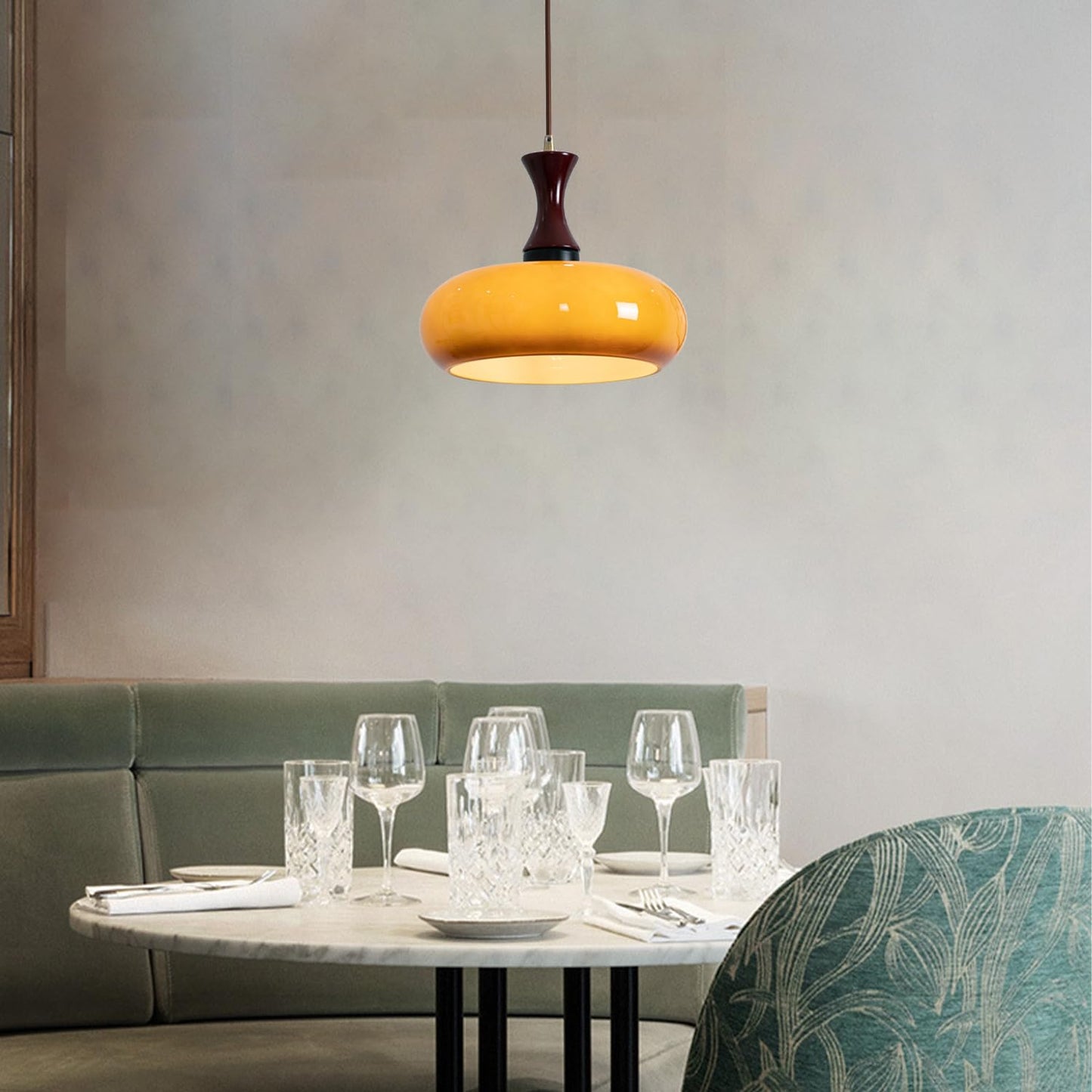 Hanglamp Retro met Glazen Kap en Houten Fitting