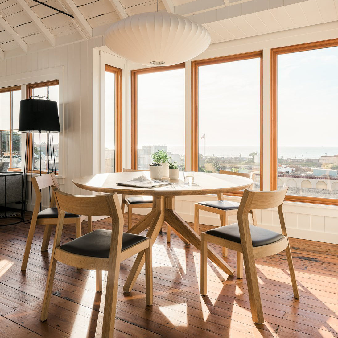 Hanglamp Scandinavisch met Geometrisch Draadframe en Zijden Kap