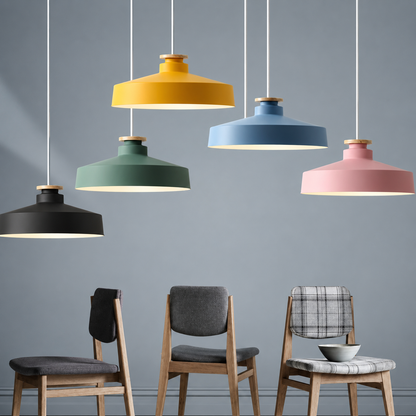 Hanglamp Scandinavisch met Houten Detail en Metalen Kap