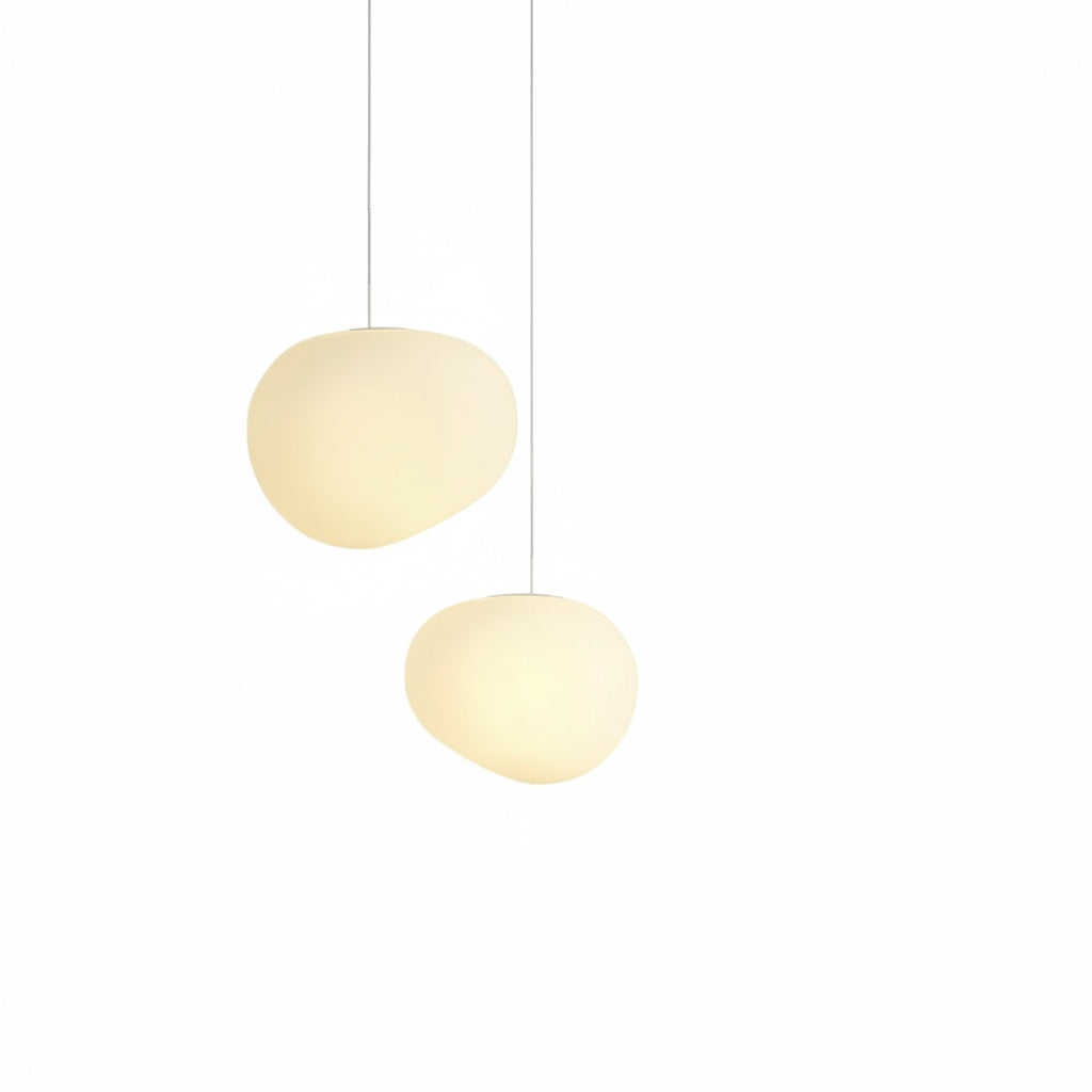 Hanglamp Scandinavisch met Organische Kiezelsteenvorm en Melkglas Kap