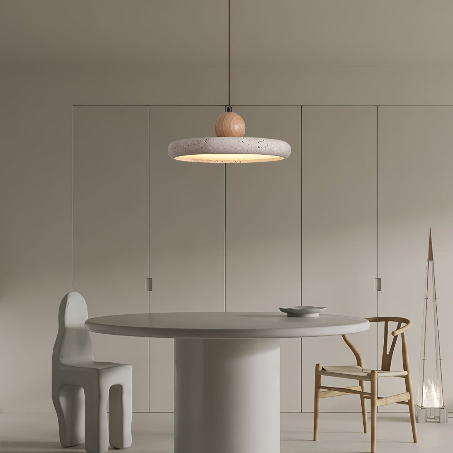 Hanglamp Scandinavisch met Ronde Travertijn Kap en Houten Bol