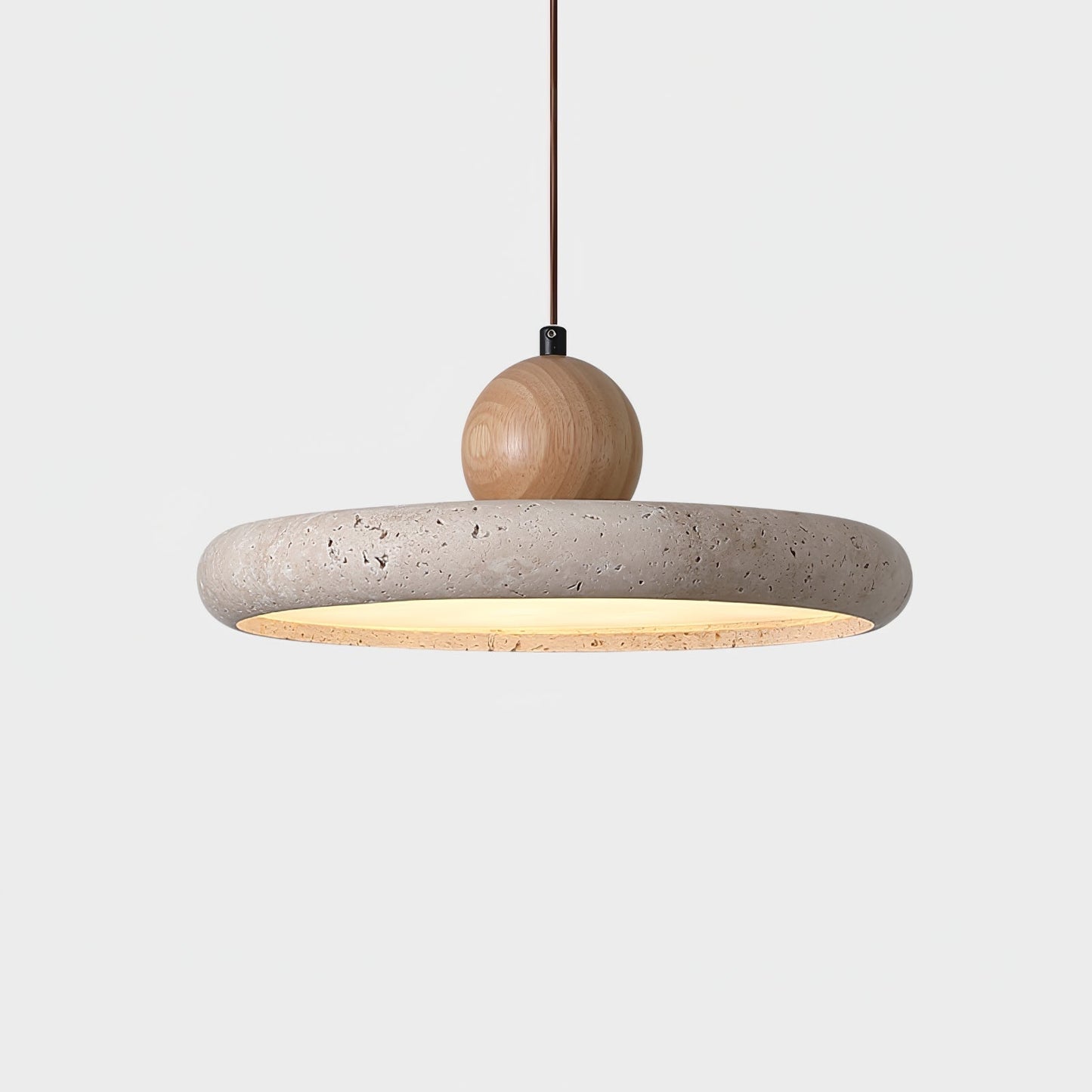 Hanglamp Scandinavisch met Ronde Travertijn Kap en Houten Bol