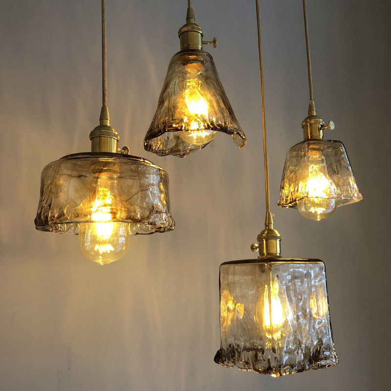 Hanglamp Vintage met Amberkleurig Waterglas Kap en Messing Fitting