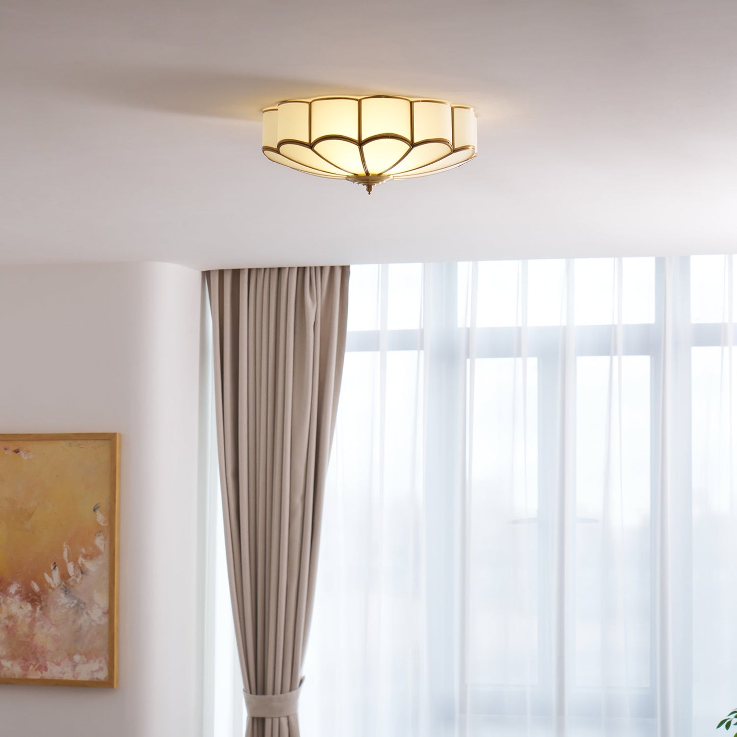 Plafondlamp Art Deco met Bloemblaadjes Kap en Messing Rand
