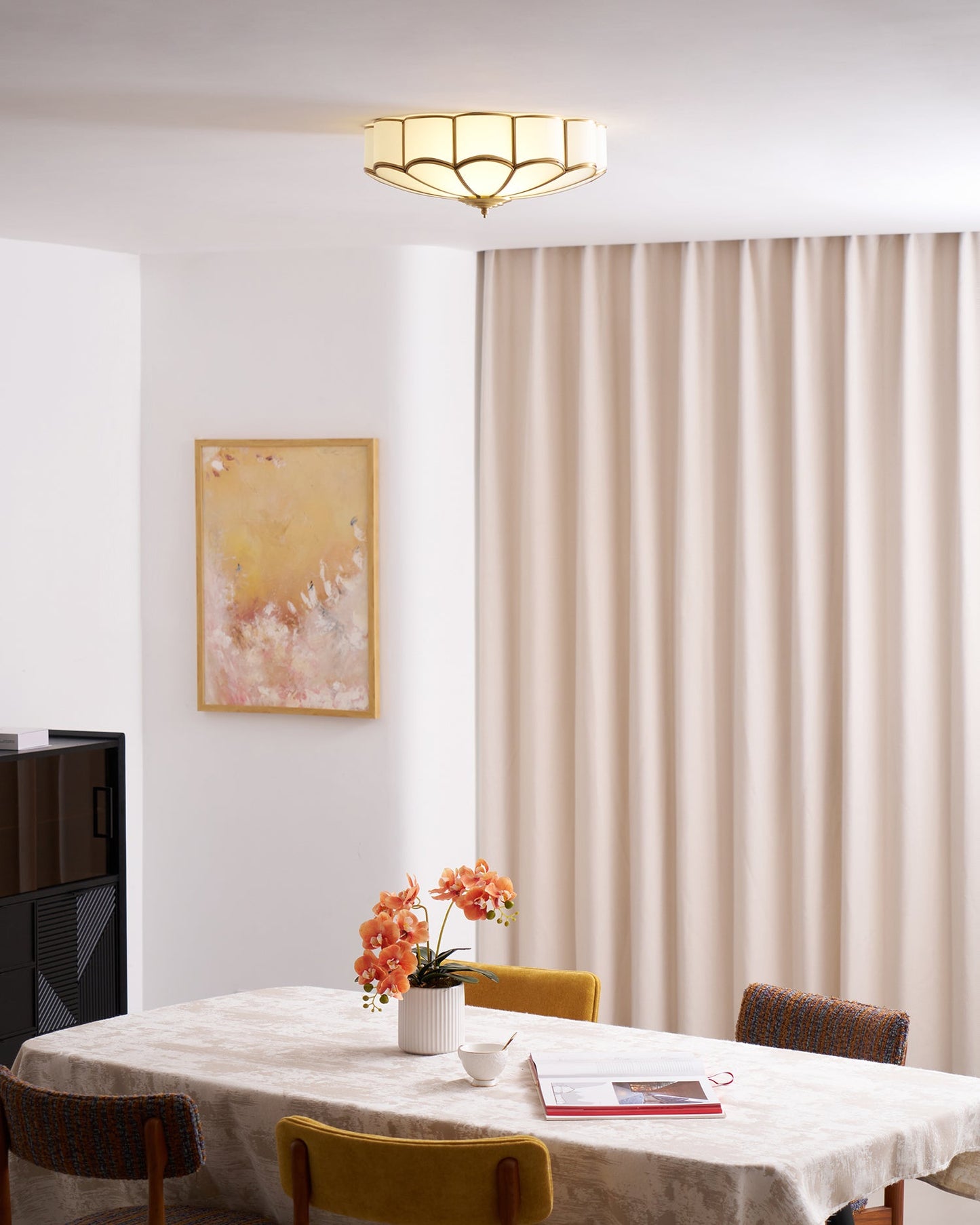 Plafondlamp Art Deco met Bloemblaadjes Kap en Messing Rand