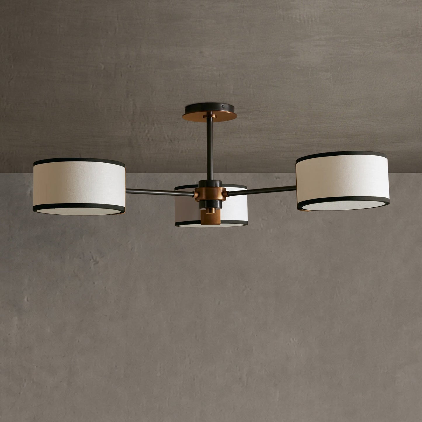 Plafondlamp Modern met Drie Cilindervormige Kappen en Stalen Frame