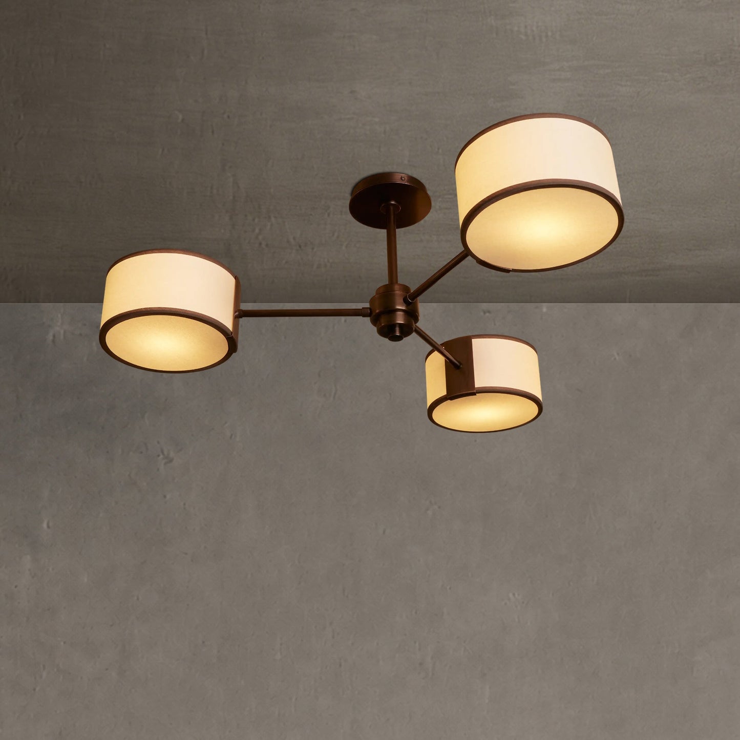 Plafondlamp Modern met Drie Cilindervormige Kappen en Stalen Frame