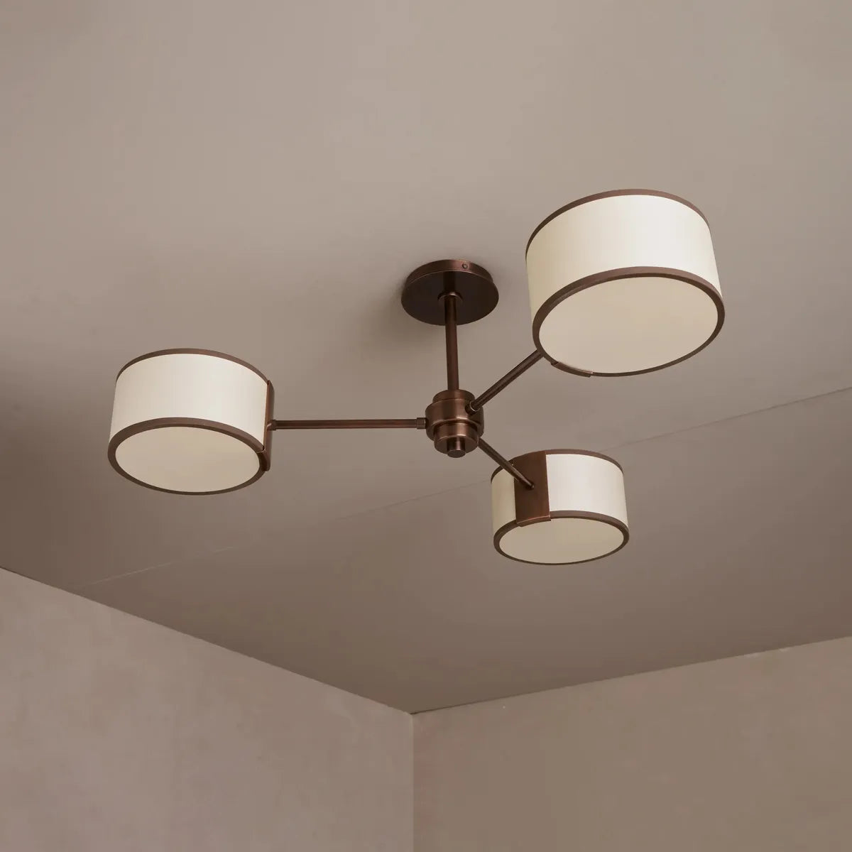Plafondlamp Modern met Drie Ronde Kappen en Stoffen Diffusers