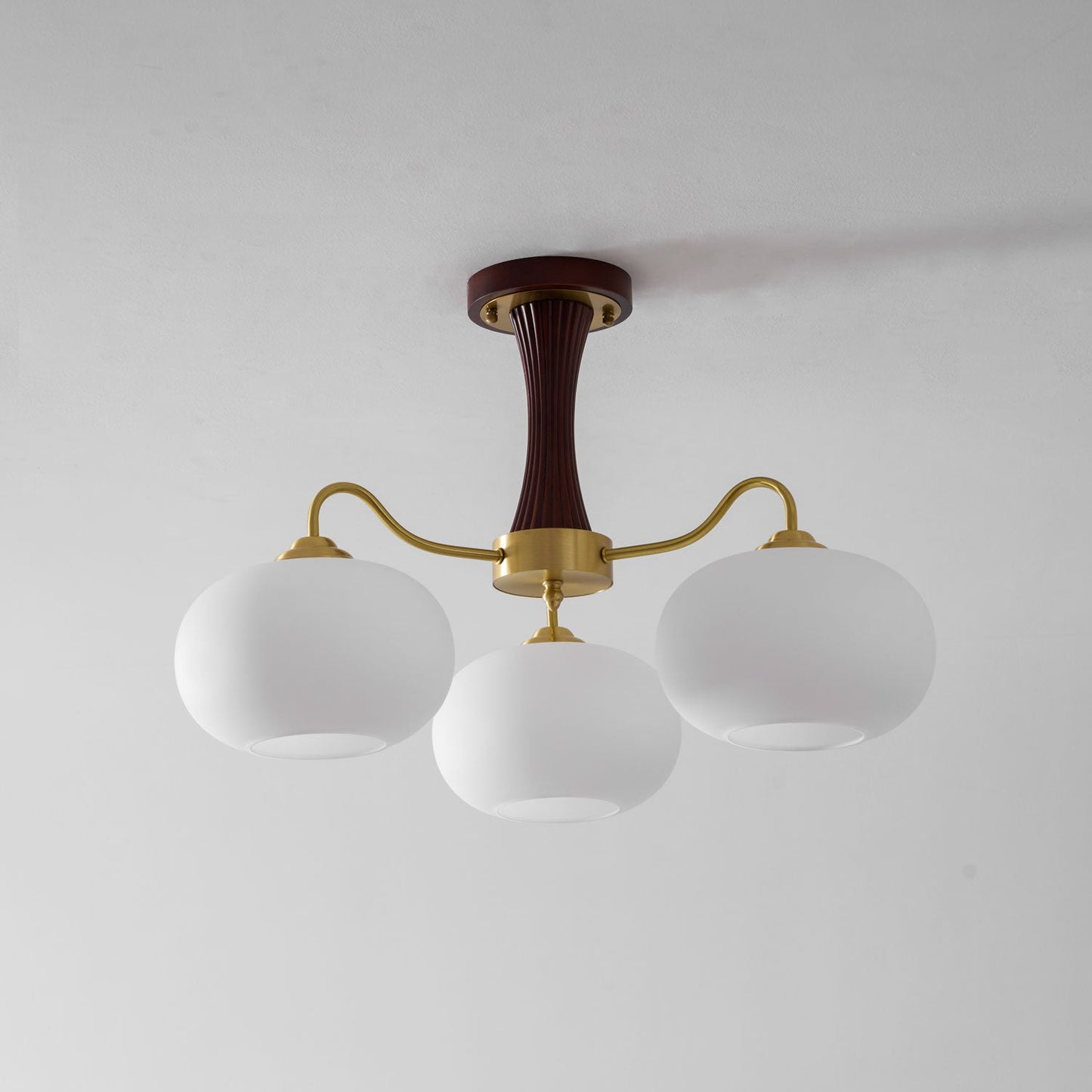 Plafondlamp Retro met Glazen Kappen en Messing Armen