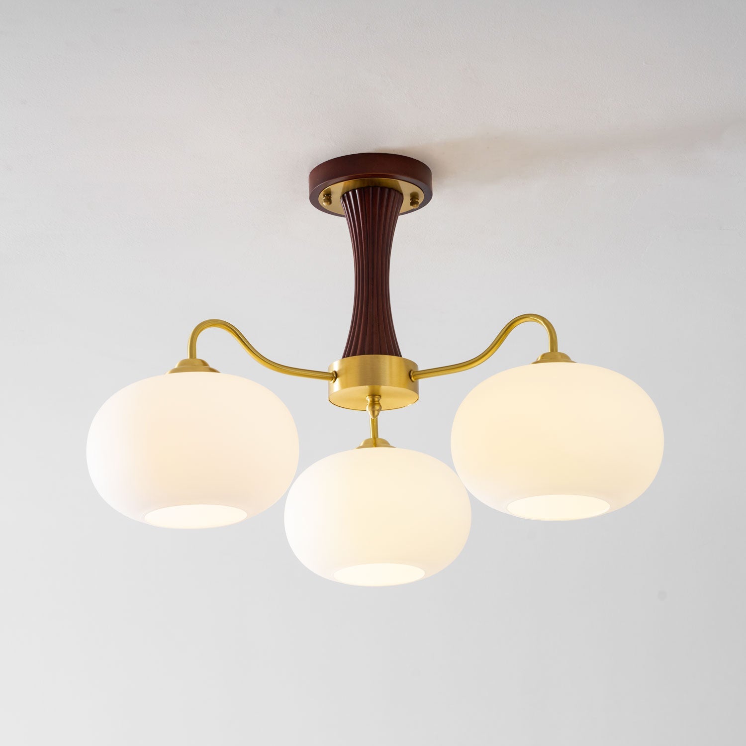 Plafondlamp Retro met Glazen Kappen en Messing Armen