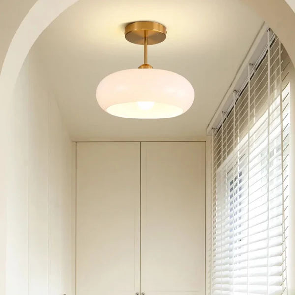 Plafondlamp Retro met Ronde Glazen Kap in Semi-Inbouw Stijl