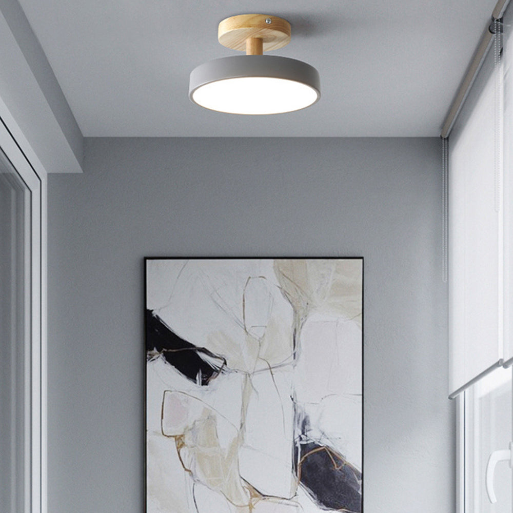 Plafondlamp Scandinavisch met Ronde Kap en Houten Basis
