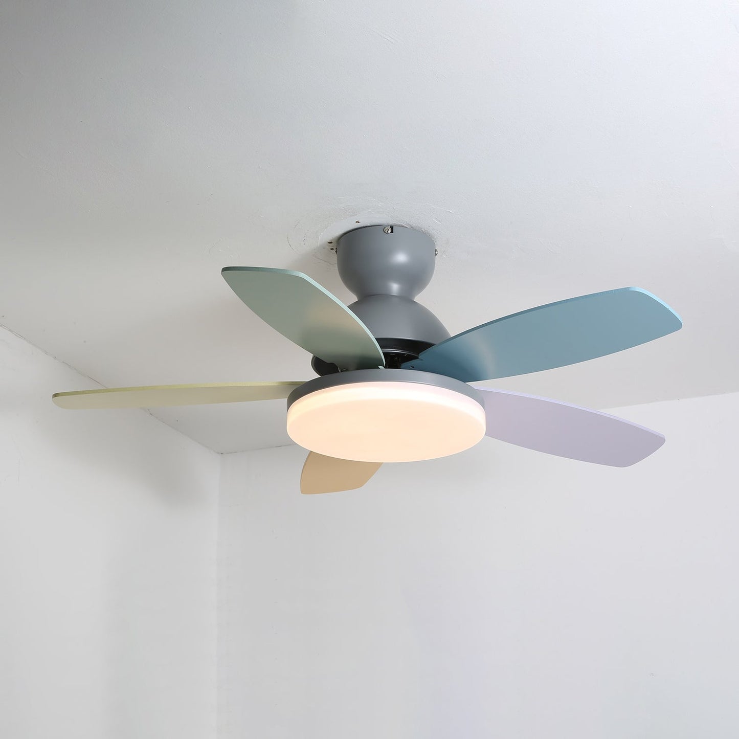 Plafondventilator met Lamp Bloembladdesign DC Motor 6 Snelheden