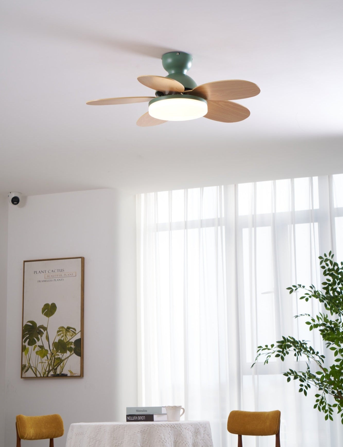 Plafondventilator met Lamp Bloembladdesign DC Motor 6 Snelheden
