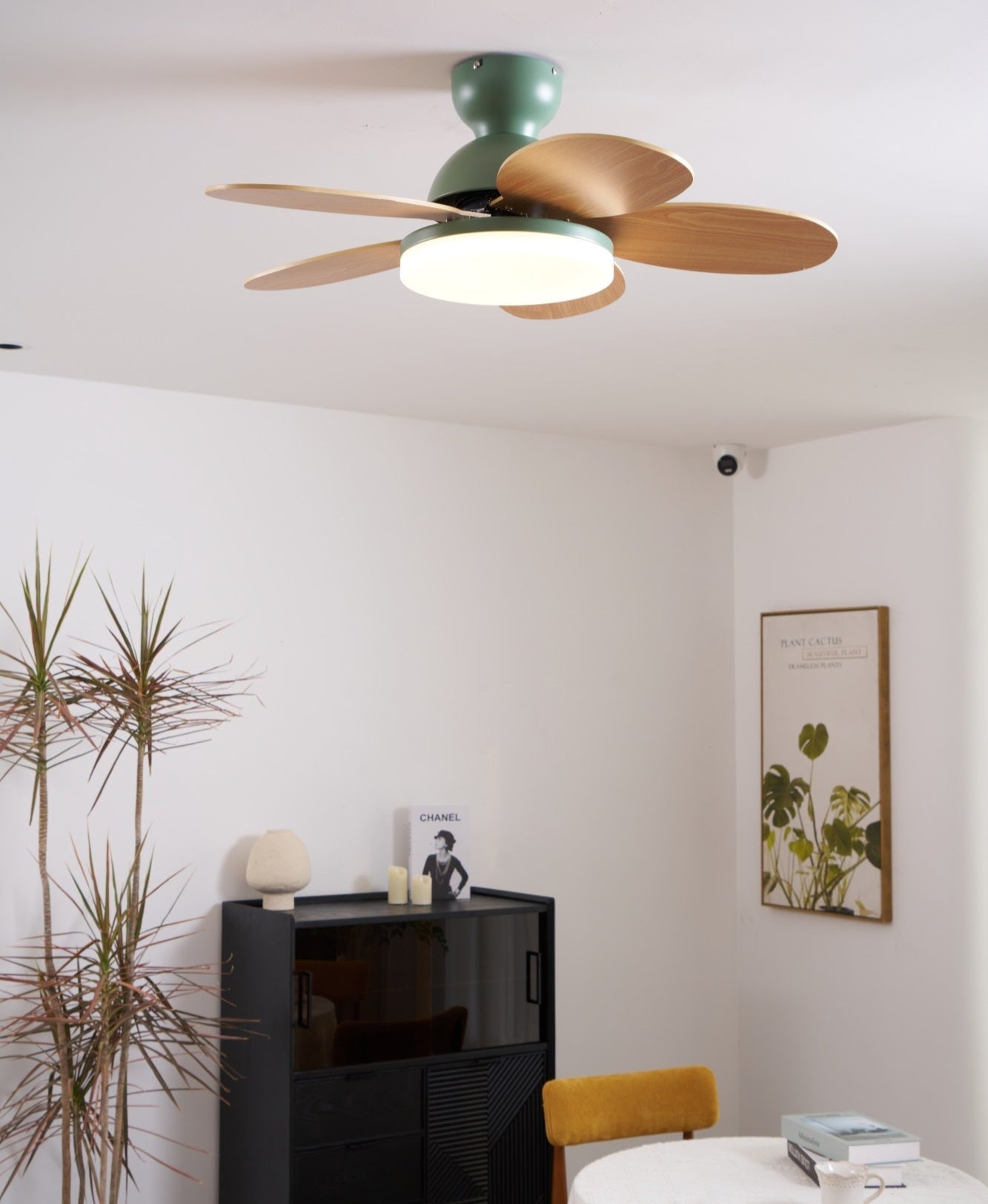 Plafondventilator met Lamp Bloembladdesign DC Motor 6 Snelheden