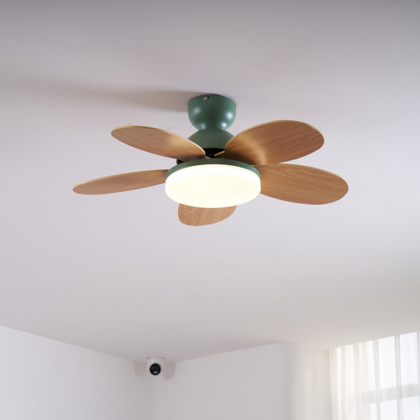 Plafondventilator met Lamp Bloembladdesign DC Motor 6 Snelheden