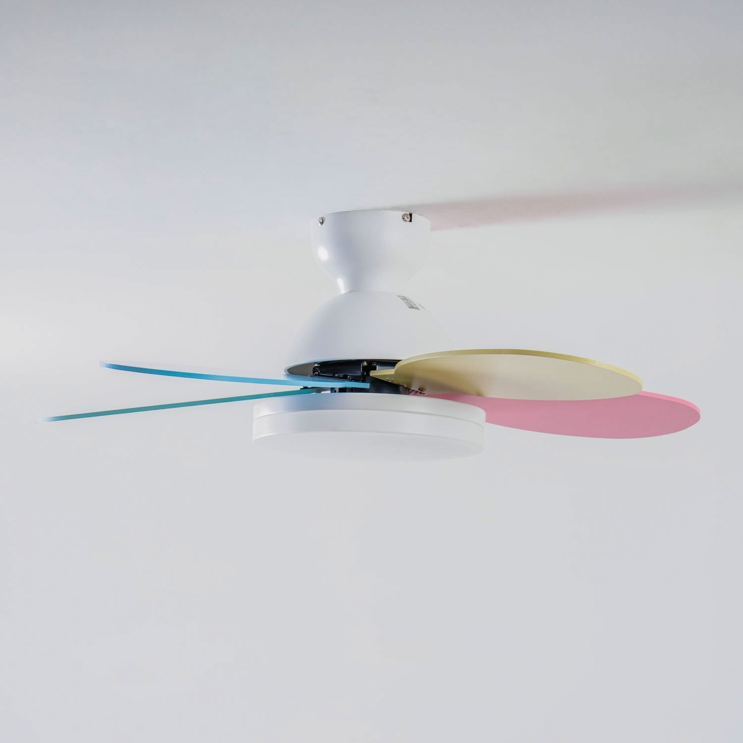 Plafondventilator met Lamp Bloembladdesign DC Motor 6 Snelheden