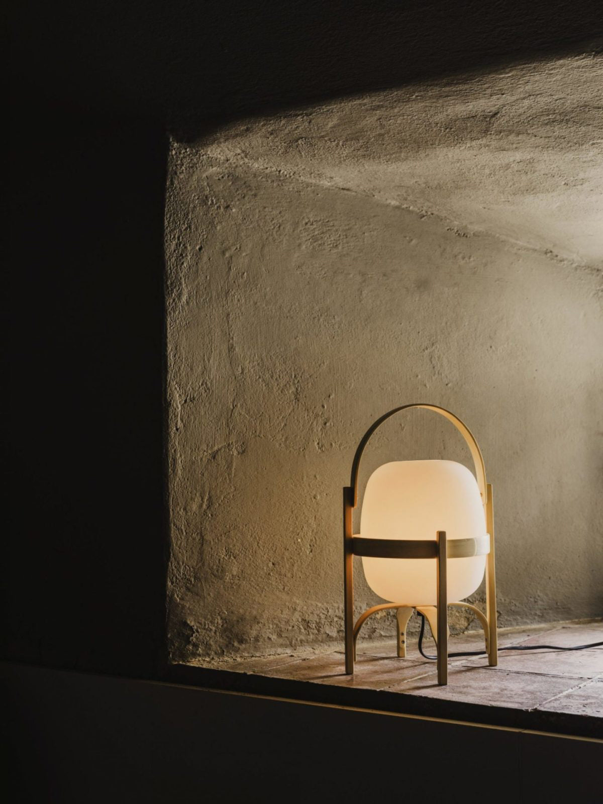 Tafellamp Lantaarn Scandinavisch met Glazen Bol en Houten Frame