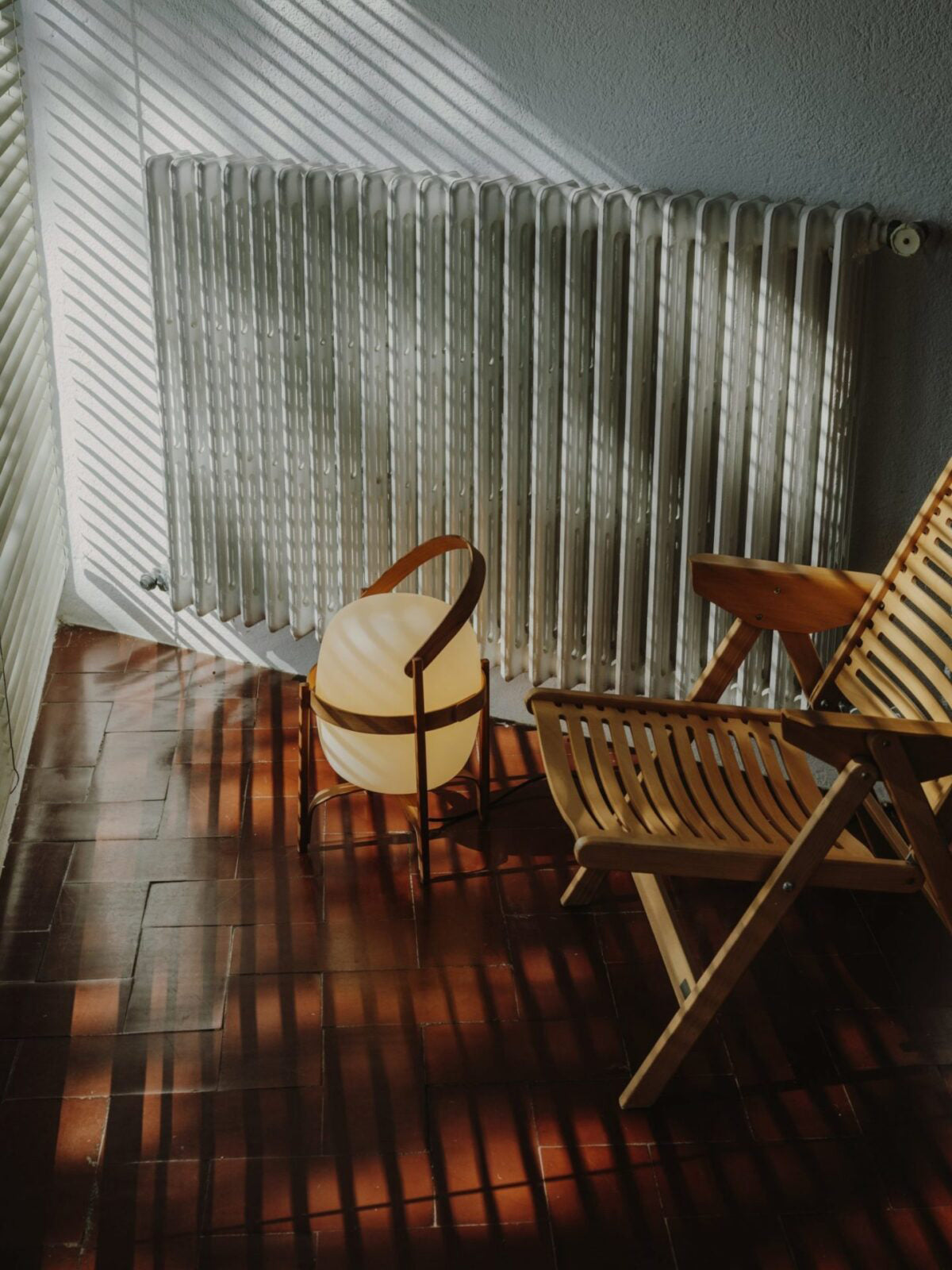 Tafellamp Lantaarn Scandinavisch met Glazen Bol en Houten Frame