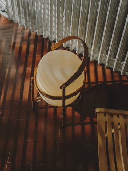 Tafellamp Lantaarn Scandinavisch met Glazen Bol en Houten Frame
