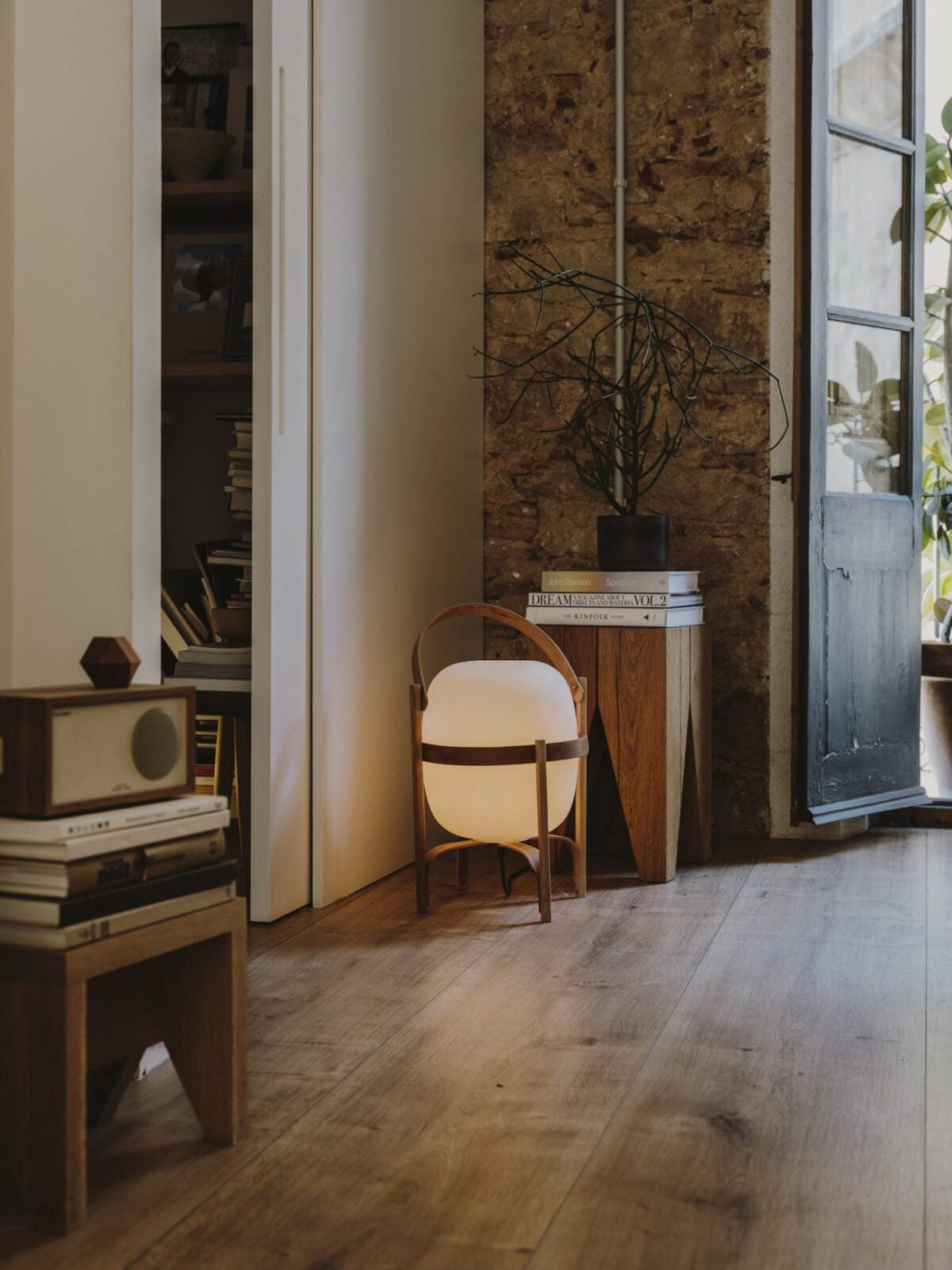 Tafellamp Lantaarn Scandinavisch met Glazen Bol en Houten Frame