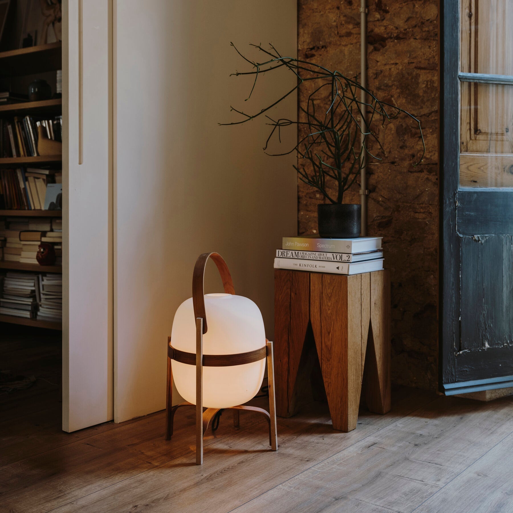 Tafellamp Lantaarn Scandinavisch met Glazen Bol en Houten Frame
