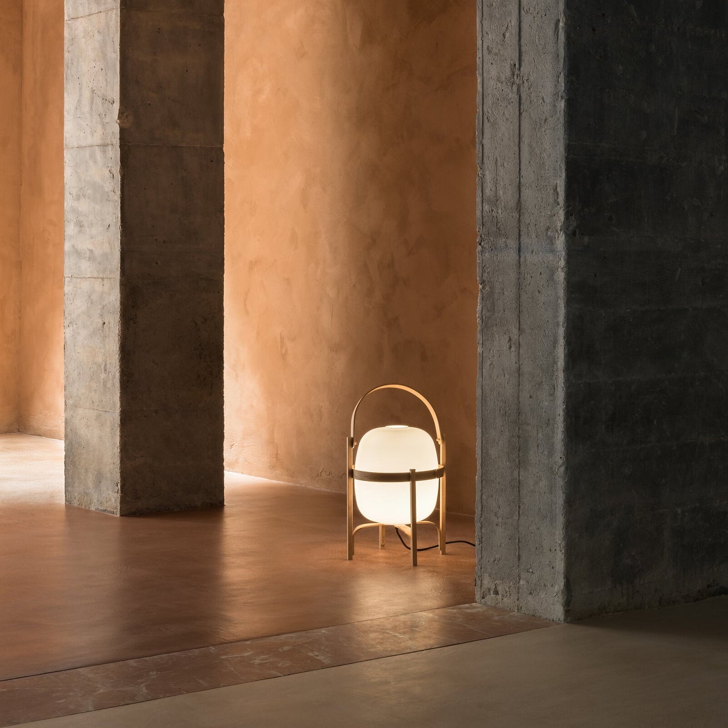 Tafellamp Lantaarn Scandinavisch met Glazen Bol en Houten Frame