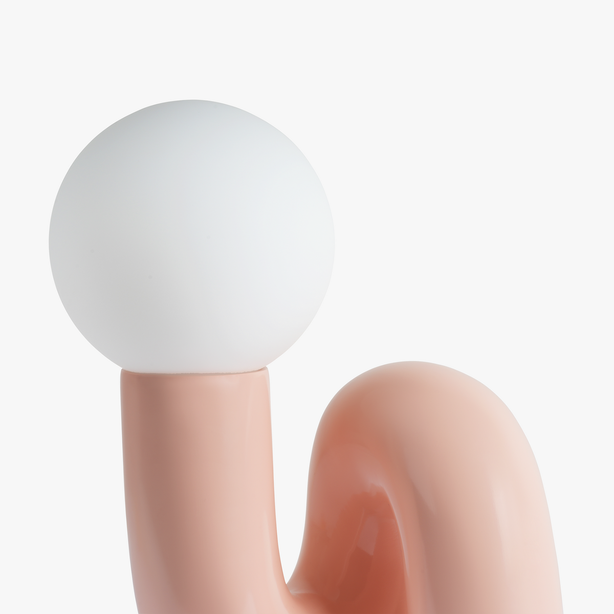 Tafellamp Modern met Sculptuur Voet en Ronde Glazen Bol