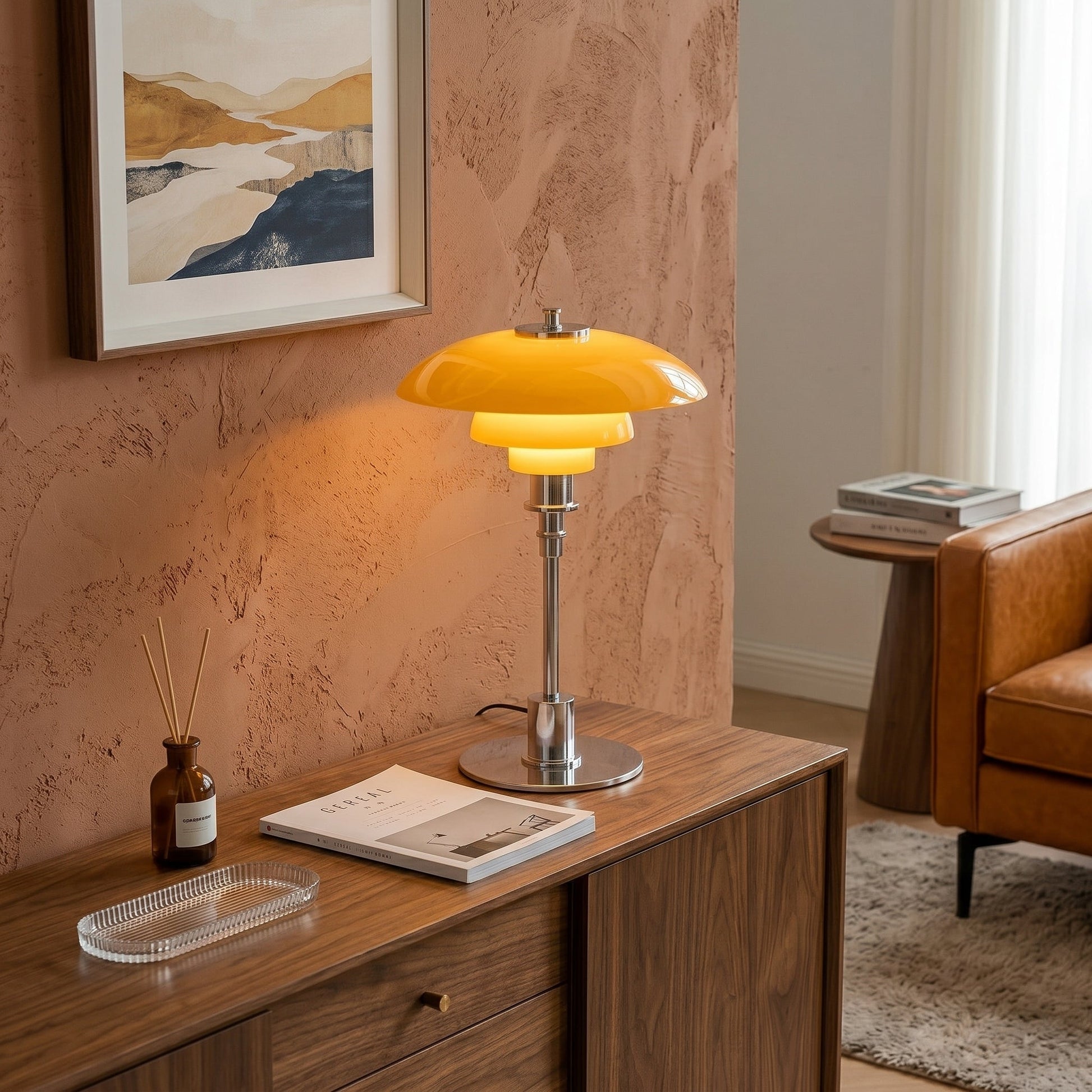 Tafellamp Scandinavisch met Gelaagde Glazen Kap en Messing Voet