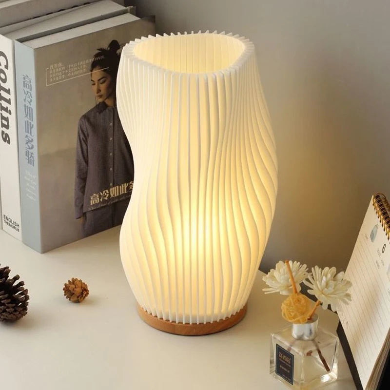 Tafellamp Scandinavisch met Golvende Kap en Dimbare LED Verlichting
