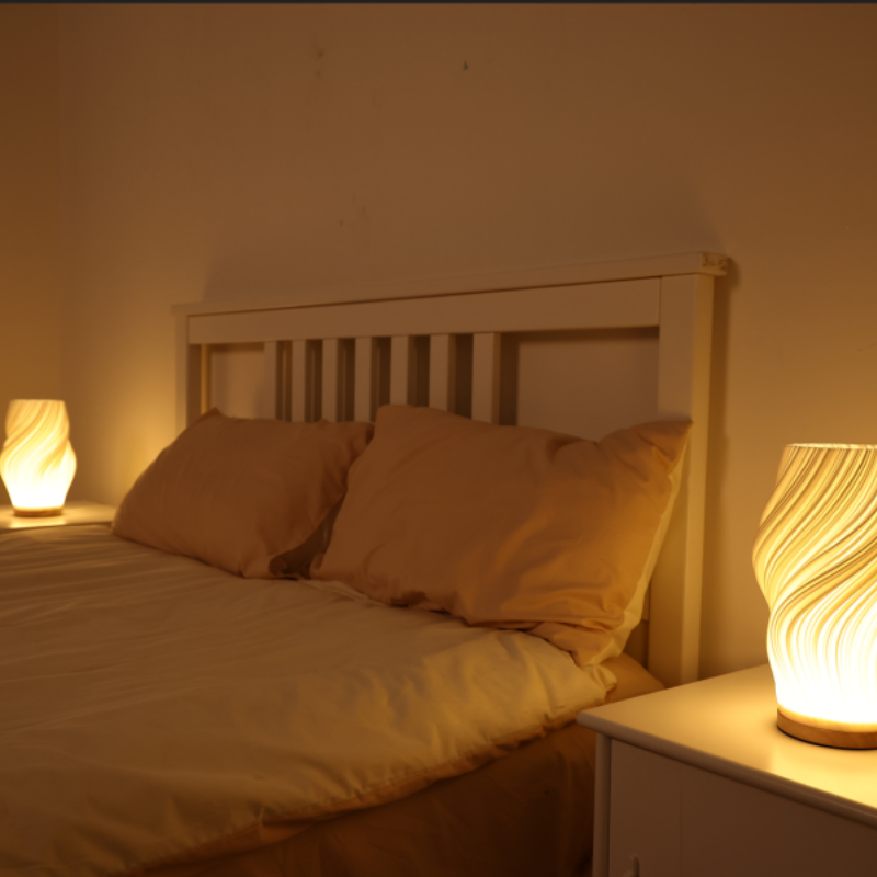 Tafellamp Scandinavisch met Golvende Kap en Dimbare LED Verlichting