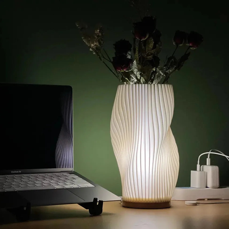 Tafellamp Scandinavisch met Golvende Kap en Dimbare LED Verlichting