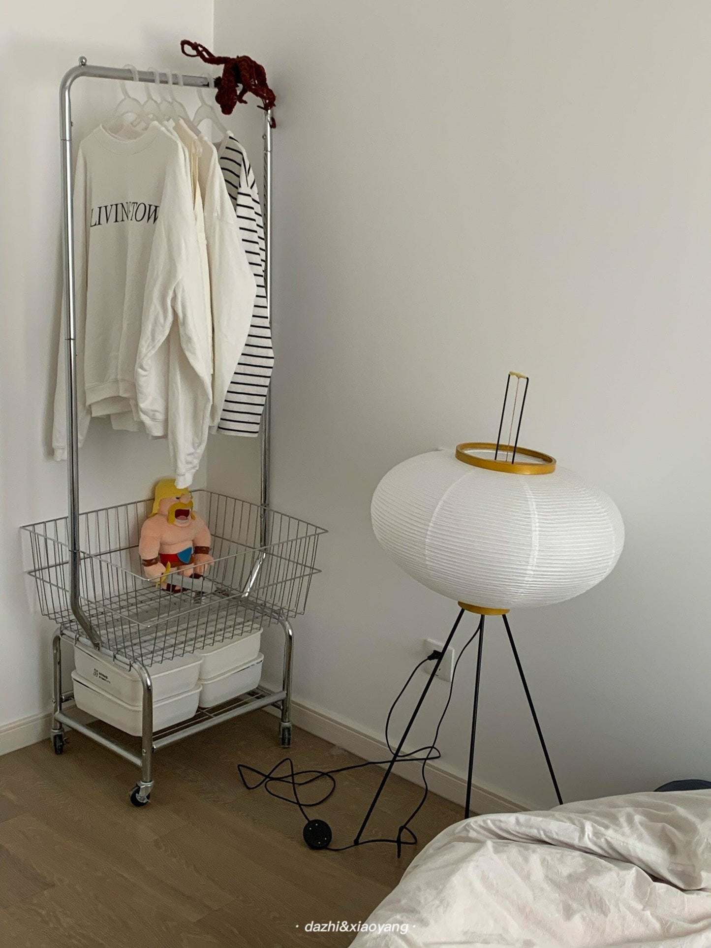 Vloerlamp Japandi Stijl met Rijstpapieren Kap en Driepoot Statief