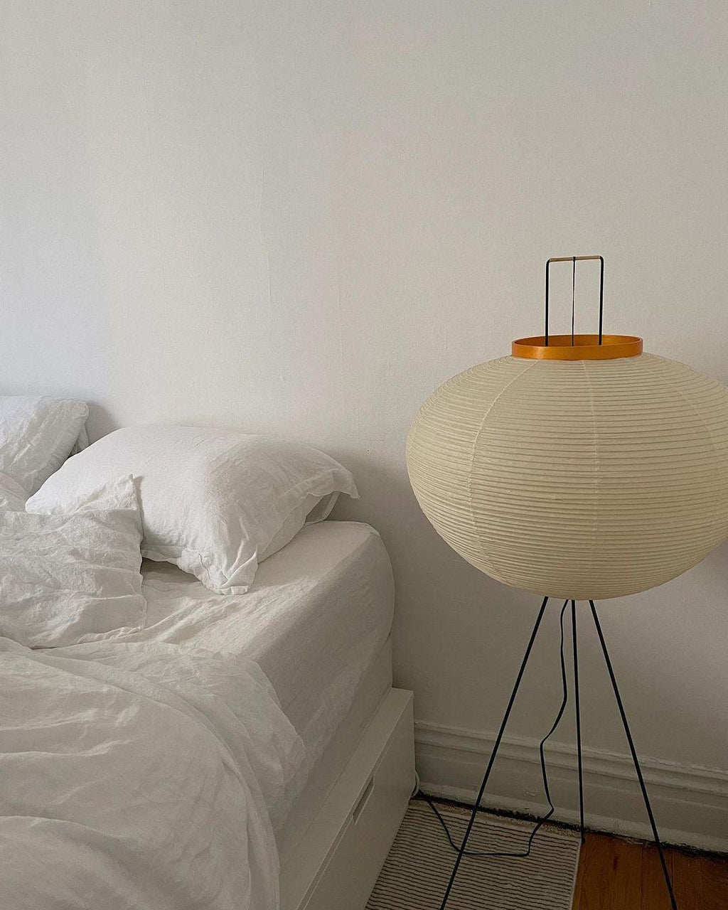 Vloerlamp Japandi Stijl met Rijstpapieren Kap en Driepoot Statief